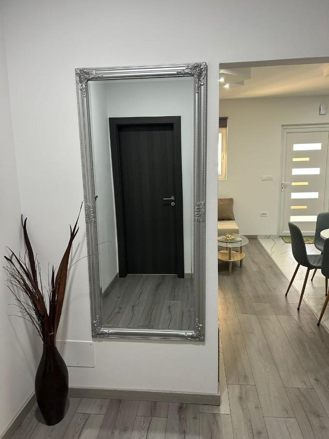 Apartment Marko With A Beautiful View Of The Sea Kaštel Sućurac Екстериор снимка