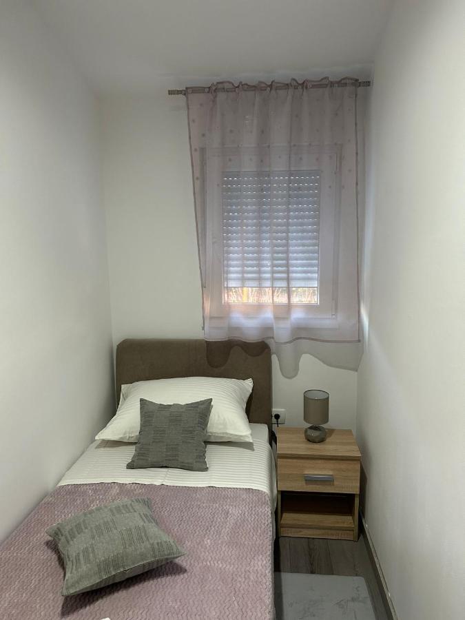 Apartment Marko With A Beautiful View Of The Sea Kaštel Sućurac Екстериор снимка